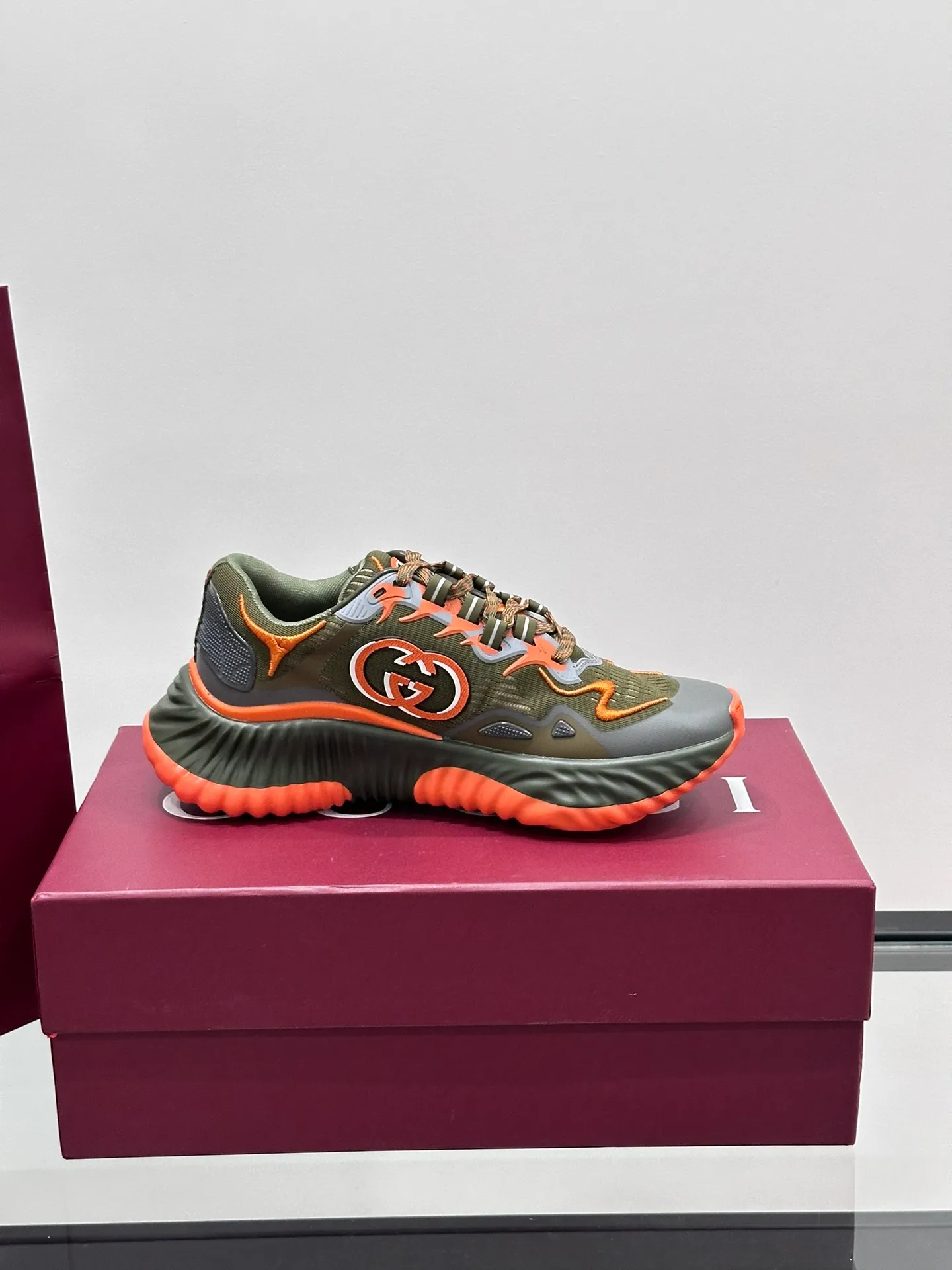 Men's Men's Shoes💰p760 "Gucc*" Ri Men's Men's Shoes💰p Men's Men's Shoes💰ple Series 2024ss👫Couple Style Casual Sports Shoes, buy the original and accurately reproduce it! Restore the quality of details, Gucci Ri men's shoes 💰p men's shoes 💰ple series sports shoes are made with innovative stitching technology to create a flowing texture like water. The leather design is paired with three-dimensional interlocking Double G leather patches and Gucci letter metal accessories, creating a free flowing texture of the entire shoe with a 3D effect. A classic and versatile piece that feels super comfortable on your feet! Male 39-44 Female 35-39